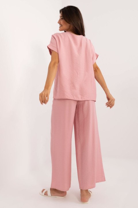 Spodnie Komplet Model DHJ-KMPL-3301.63 Light Pink - Italy Moda Italy Moda Spodnie Komplet Model DHJ-KMPL-3301.63 Light Pink - Italy Moda Italy Moda