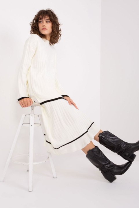 Spódnica Komplet Model BA-KMPL-2210.44P Ecru - Badu Badu Spódnica Komplet Model BA-KMPL-2210.44P Ecru - Badu Badu