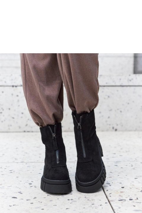 Czarne botki damskie ocieplane na zamek z grubą podeszwą wykonane z eko-zamsz Azzurra - Solea Solea