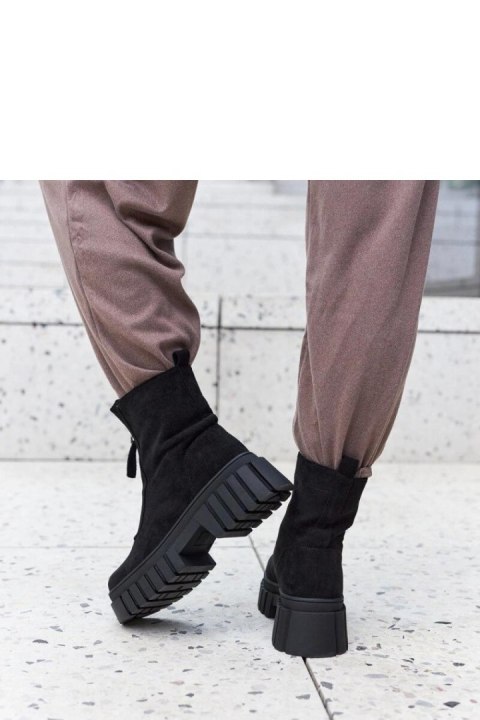 Czarne botki damskie ocieplane na zamek z grubą podeszwą wykonane z eko-zamsz Azzurra - Solea Solea