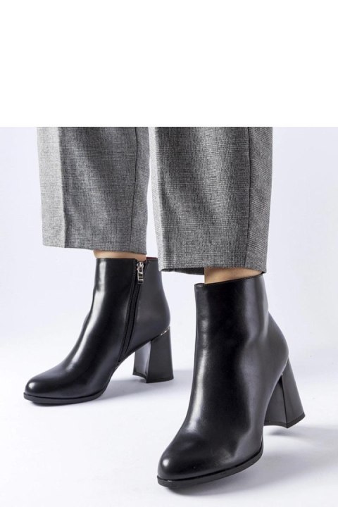 Czarne ocieplane botki z ozdobnym obcasem Clivi - Solea Solea