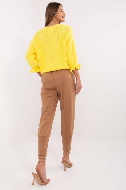 Spodnie Dresowe Model DHJ-SP-20316.16 Camel - Italy Moda Italy Moda Spodnie Dresowe Model DHJ-SP-20316.16 Camel - Italy Moda Italy Moda