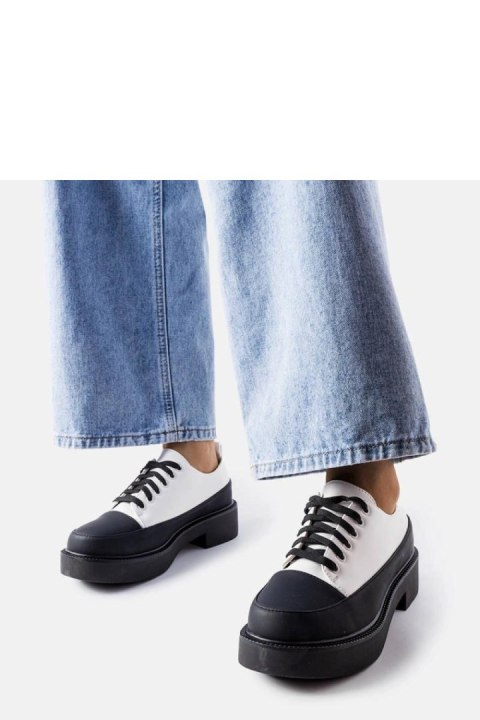 Białe półbuty na płaskim obcasie Merico - Solea Solea