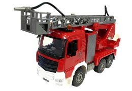 Wóz Straży Pożarnej 1:20 Double E gasi pożar Double E