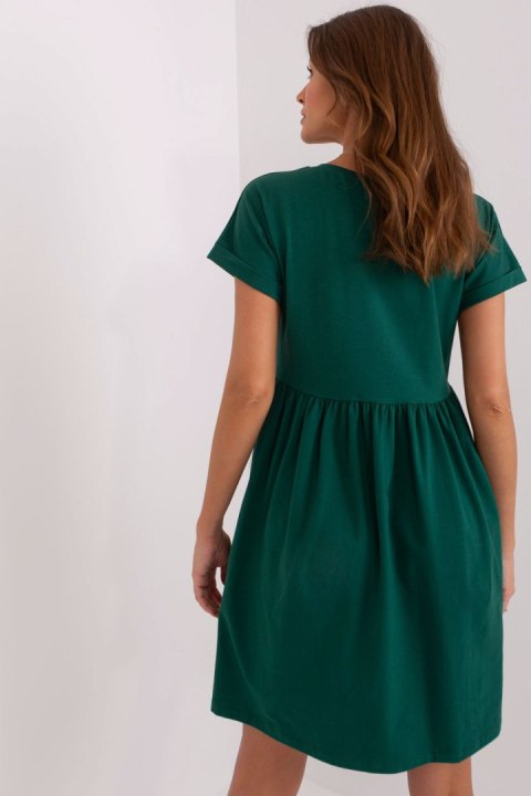 Sukienka Model RV-SK-5672.03P Dark Green - Rue Paris Rue Paris Sukienka Model RV-SK-5672.03P Dark Green - Rue Paris Rue Paris