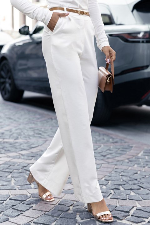 Spodnie Damskie Model Darren T32 Ecru - IVON IVON Spodnie Damskie Model Darren T32 Ecru - IVON IVON