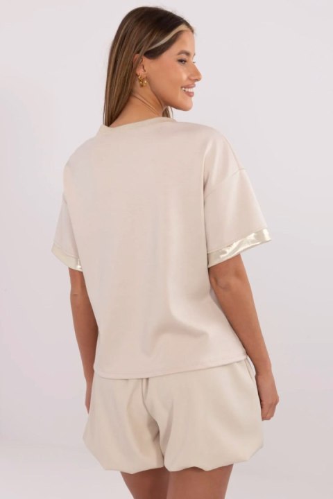 Bluzka Model MI-BZ-M61771.81 Beige - Italy Moda Italy Moda Bluzka Model MI-BZ-M61771.81 Beige - Italy Moda Italy Moda