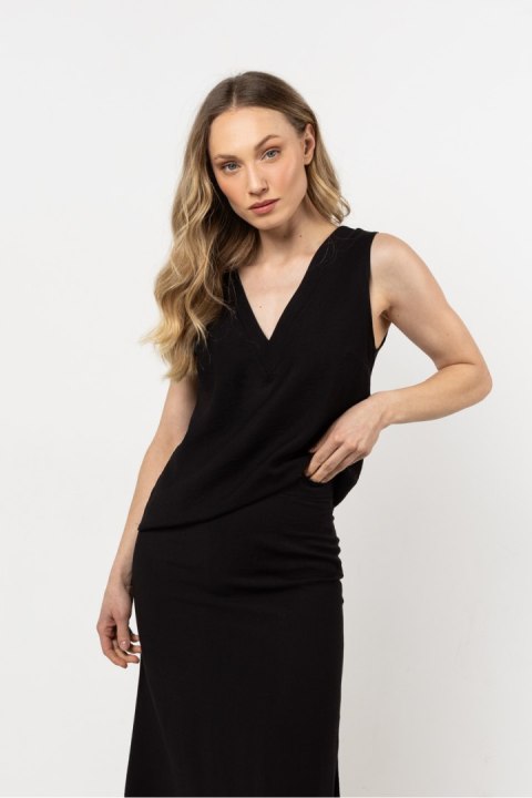 Bluzka Model A718 Black - awama Awama Bluzka Model A718 Black - awama Awama