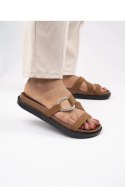 Sandał Klapki Model 6319 Camel - Inello Inello