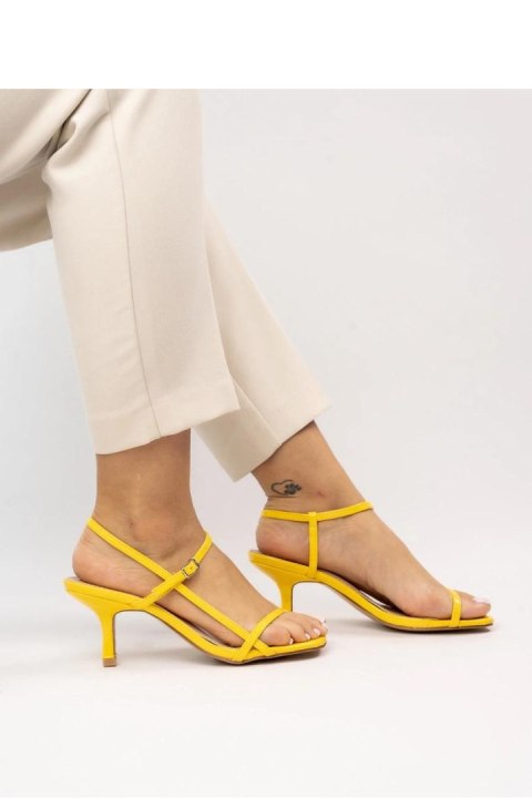 Sandały Model Solara B-237 Yellow - Inello Inello