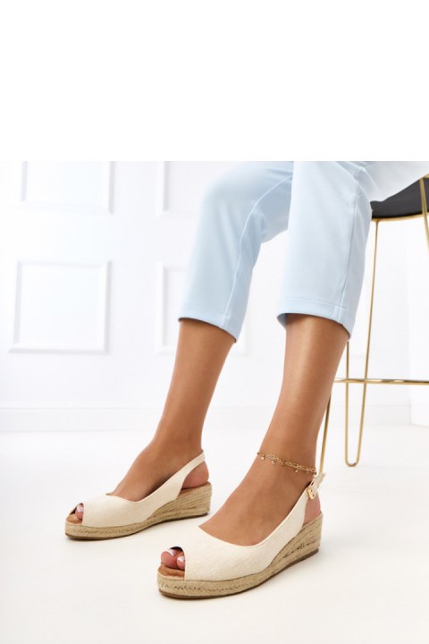 Sandały Model Nevarez E5579 Beige - PRIMO PRIMO