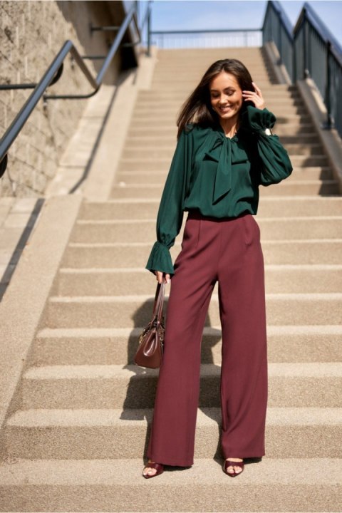 Bluzka Model Isabel BUT BLU0217 Bottle Green - Roco Fashion Roco Fashion Bluzka Model Isabel BUT BLU0217 Bottle Green - Roco Fashion Roco Fashion