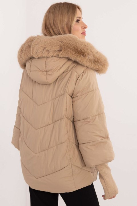 Kurtka Damska Model MBM-KR-2505.14 Camel - MBM MBM Kurtka Damska Model MBM-KR-2505.14 Camel - MBM MBM