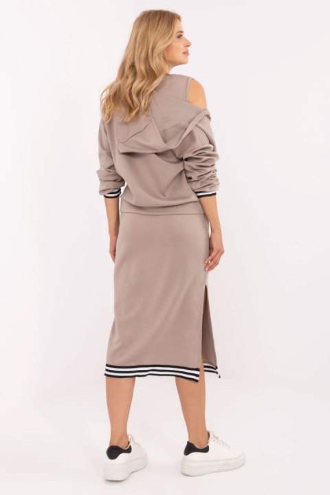 Sukienka Komplet Model IT-KMPL-9719.64 Dark Beige - Rue Paris Rue Paris Sukienka Komplet Model IT-KMPL-9719.64 Dark Beige - Rue Paris Rue Paris