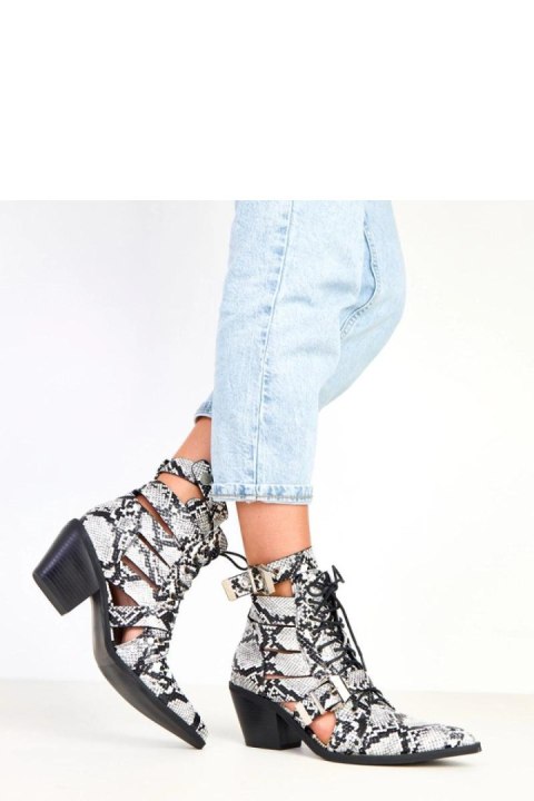 Botki Model Verica K186 Black/White - Solea Solea