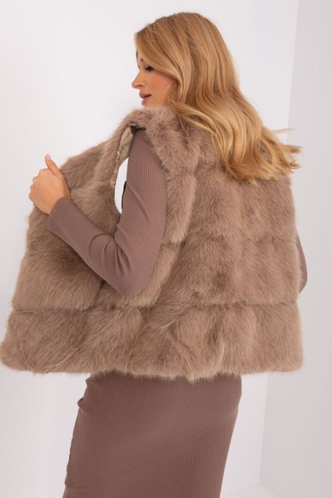Kamizelka Model AT-KZ-2349.00P Dark Beige - AT AT Kamizelka Model AT-KZ-2349.00P Dark Beige - AT AT