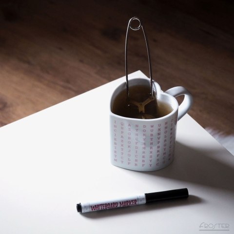 ZASKAKUJĄCY KUBEK WYKREŚLANKA DLA NIEJ NIEGO SERCE