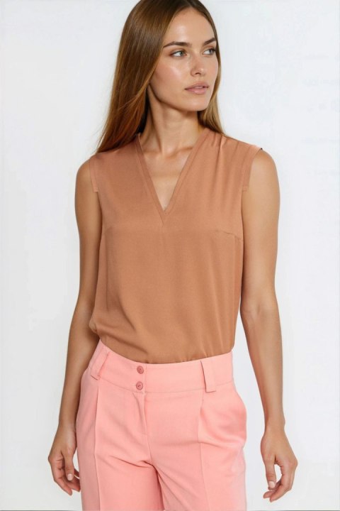 Bluzka bez rękawów z dekoltem V B213 Carmel - Nife Nife