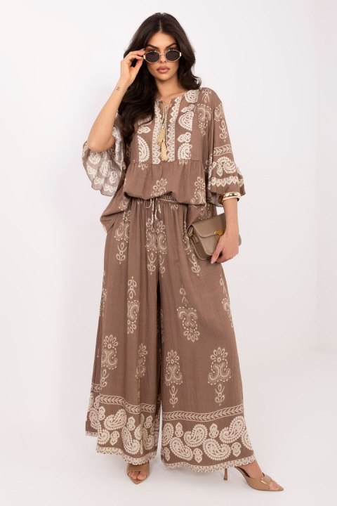 Spodnie Komplet Model IR-KMPL-7282.08P Dark Beige - Italy Moda Italy Moda