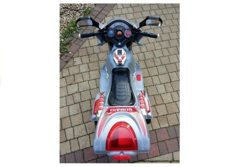 Motor na akumulator HC8051 Srebrny LEAN CARS