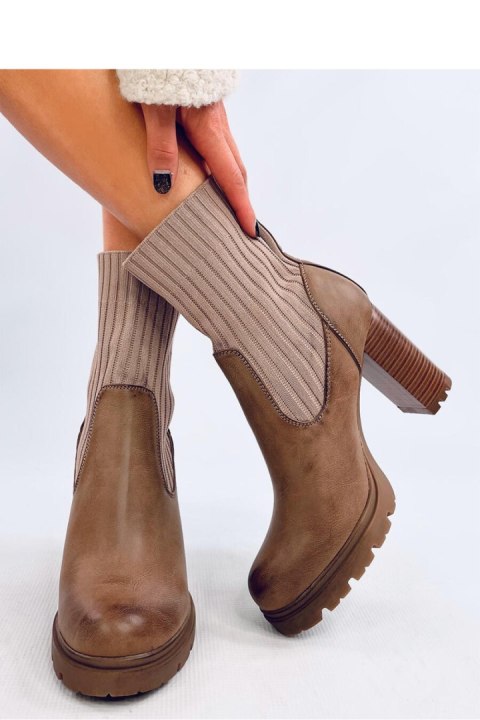 Botki na obcasie ze ściagaczem FAIRSY KHAKI - Inello Inello